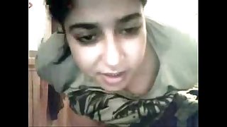 Arab teen masturbates on webcam xxx